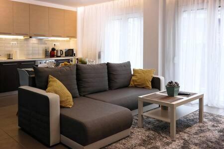 2 Bedroom Luxury Near Acropolis * Athens