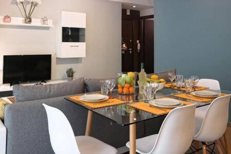2 Bedroom Luxury Near Acropolis Apartment *