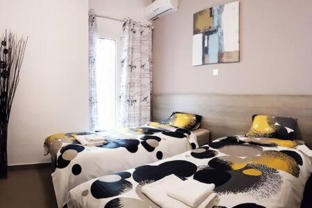 2 Bedroom Luxury Near Acropolis Apartment *