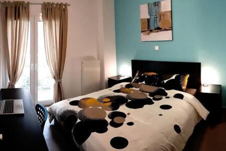 2 Bedroom Luxury Near Acropolis Apartment *